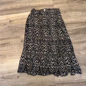 Old Navy Black and Cream Maxi Skirt